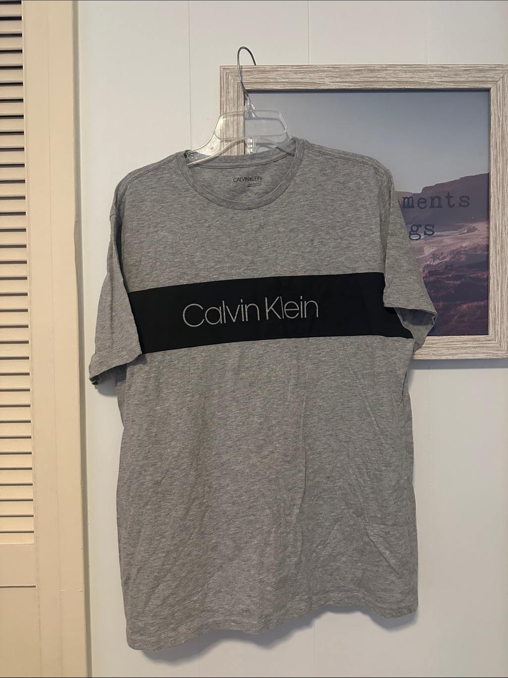 Size Large Calvin Klein Gray Short-Sleeve Tee With Black Logo Band